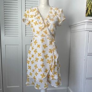 Bardot women's dress size XS, White With Yellow & Red Flowers & Exposed Back